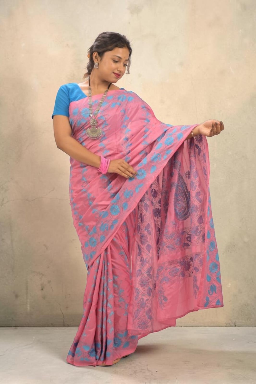 Ethereal Elegance: Anvika Grace Katha Stitch Bangalore Silk Saree