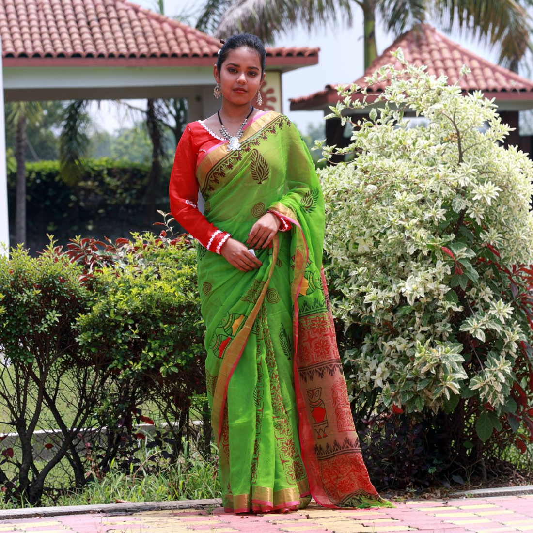 Haripriya Aplique Handloom Cotton Saree - Handcrafted Indian Art (View 2) | Art Angan