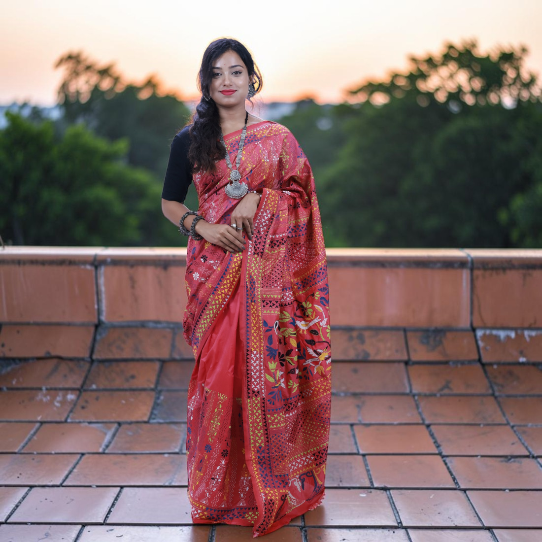 Raktima Radiance: Unveiling the Timeless Elegance of Handloom Kantha Stitch Art Silk Sarees