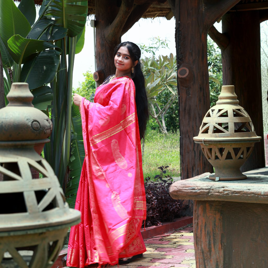 Nishika Goldweave Handloom Silk Saree - Handcrafted Indian Art (View 5) | Art Angan