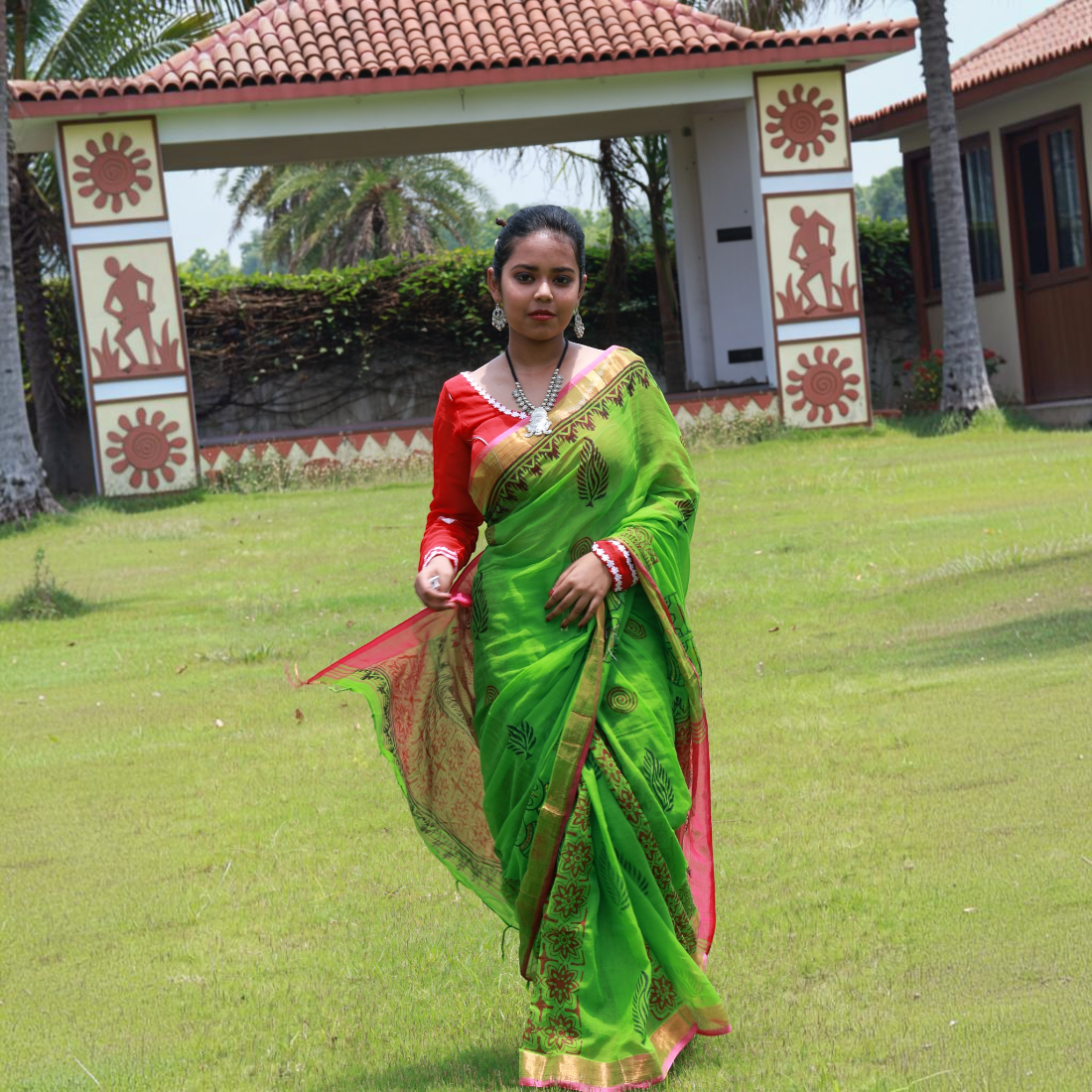 Haripriya Aplique Handloom Cotton Saree - Handcrafted Indian Art (View 6) | Art Angan
