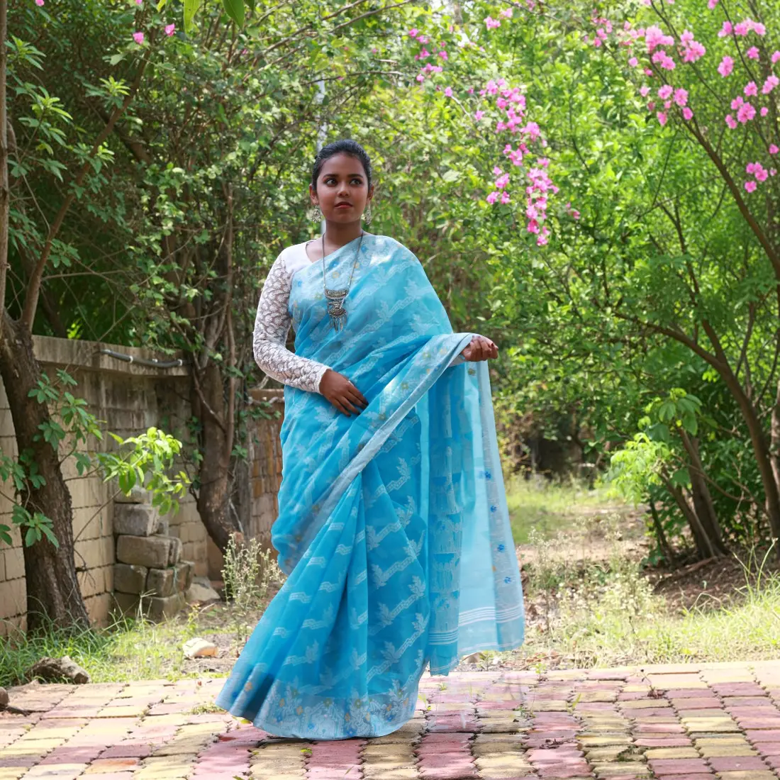 Pitambari Grace Handloom Cotton Silk Saree Thumbnail 2