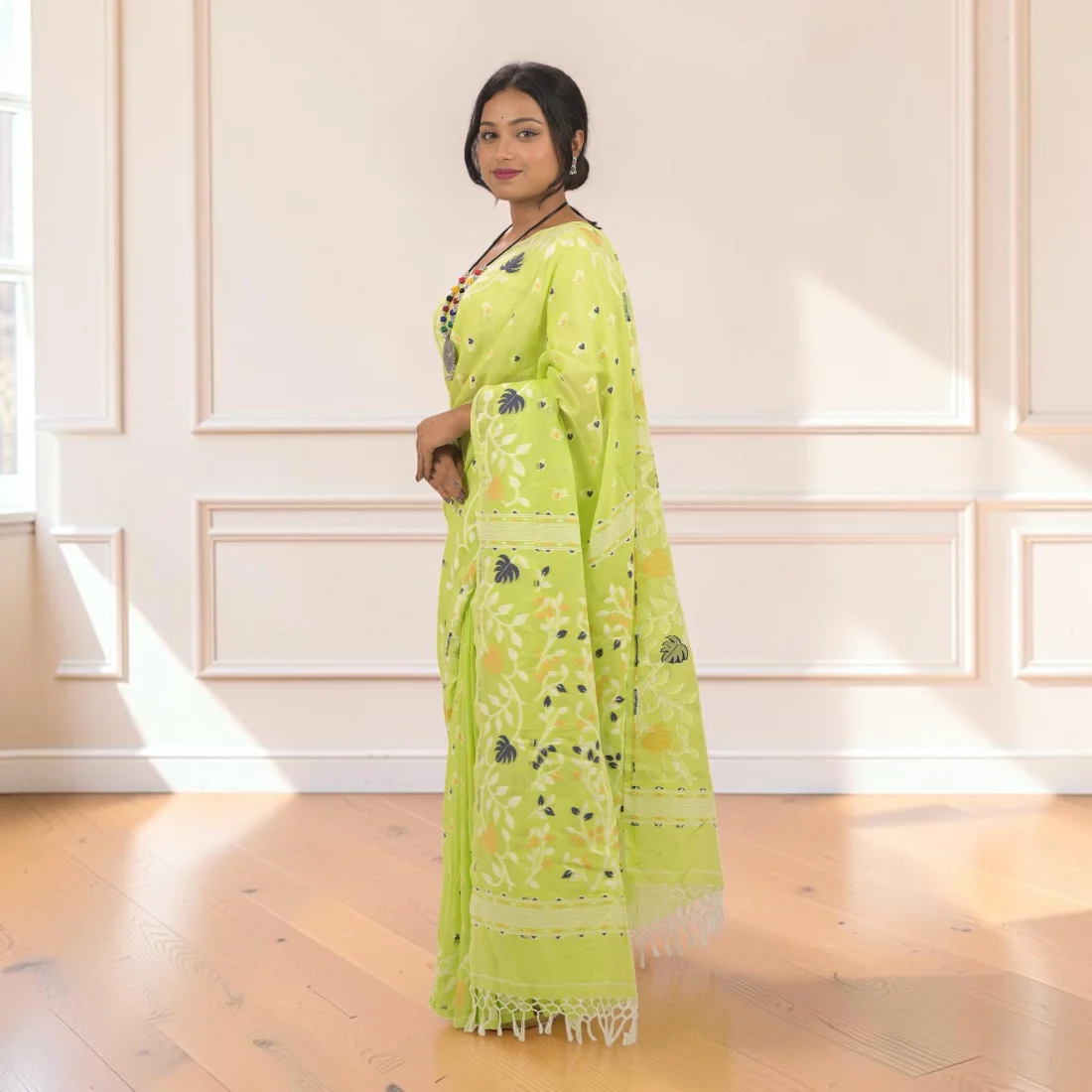 Haritika Bloom Khadi Jamdani Saree Thumbnail 3