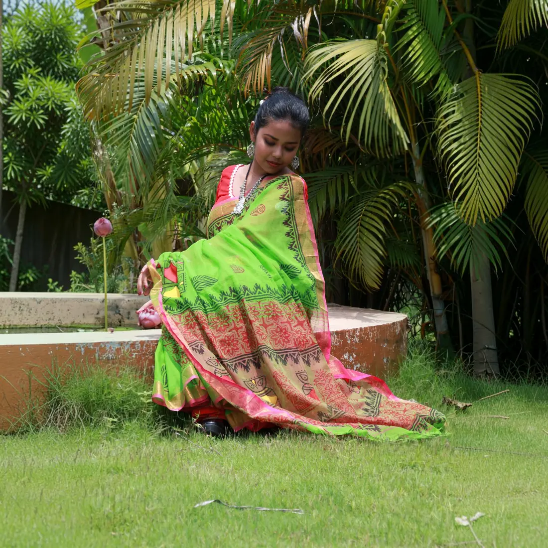 Haripriya Appliqué Handloom Cotton Saree Thumbnail 5