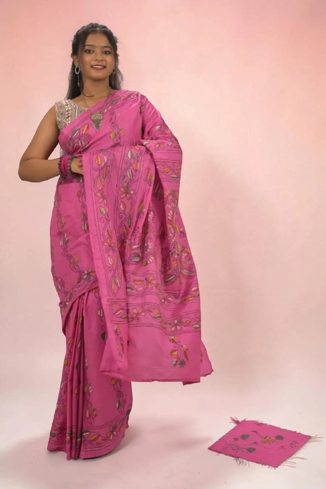 Roshika Bloom Kantha Stitch Bangalore Silk Saree Thumbnail 6