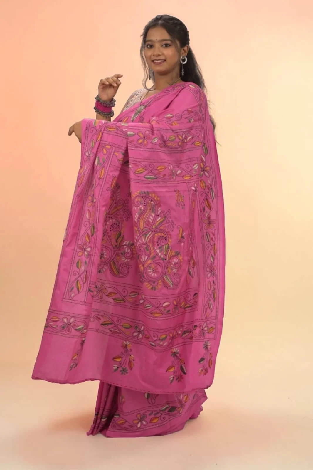 Roshika Bloom Kantha Stitch Bangalore Silk Saree Thumbnail 5