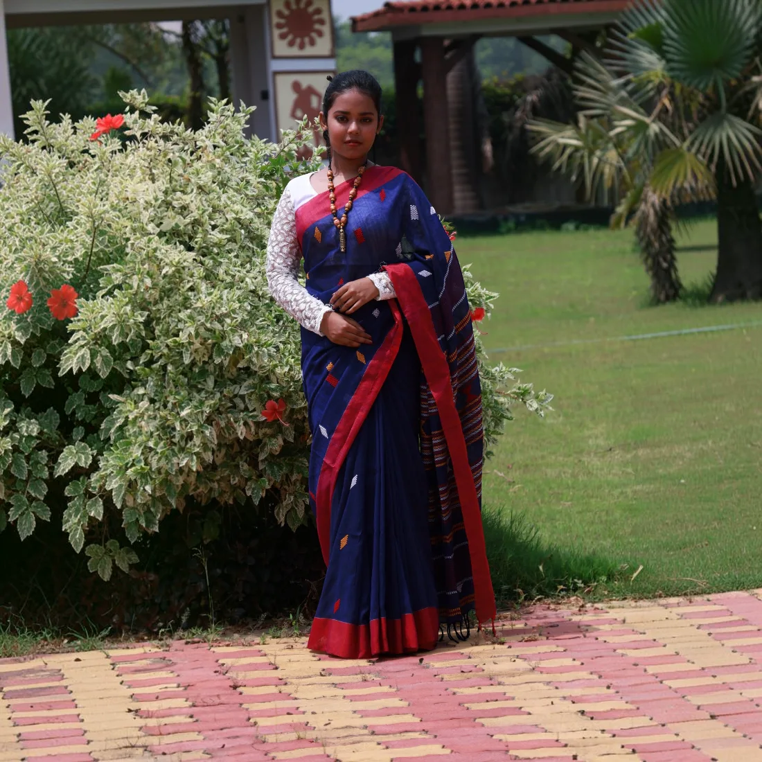 Neelambara Artisan Khadi Cotton Saree Thumbnail 2