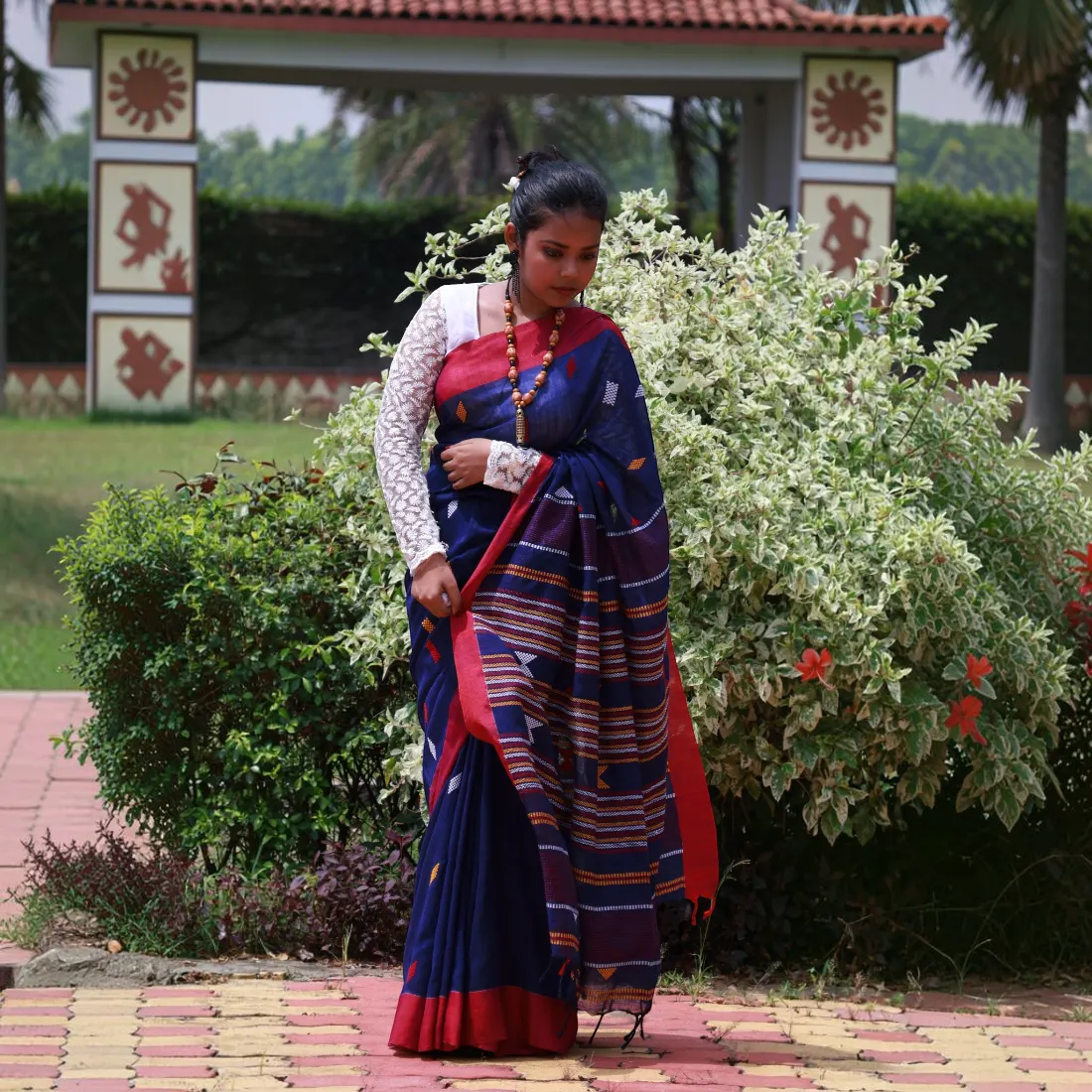 Neelambara Artisan Khadi Cotton Saree Thumbnail 4