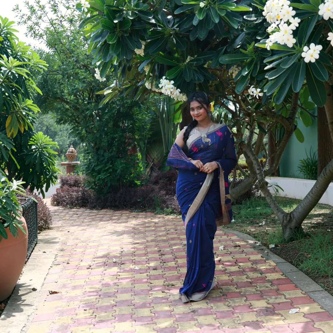 Neelayan Classic Khadi Cotton Saree Thumbnail 4