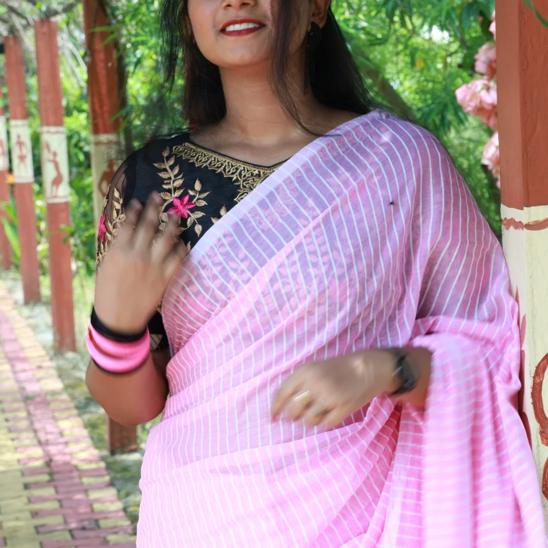 Rittika Grace Pure Mulmul Cotton Saree Thumbnail 5