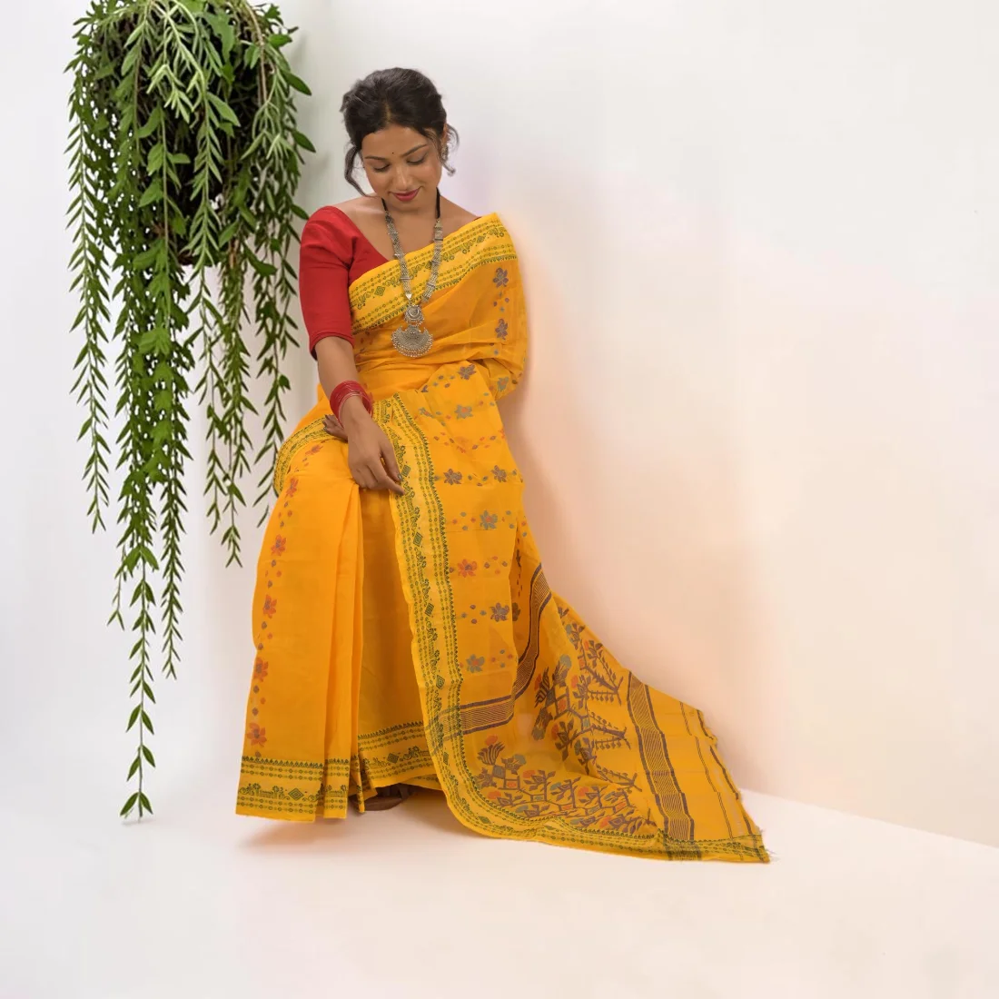 Kanaklata Jamdani Tangail Cotton Saree Thumbnail 4