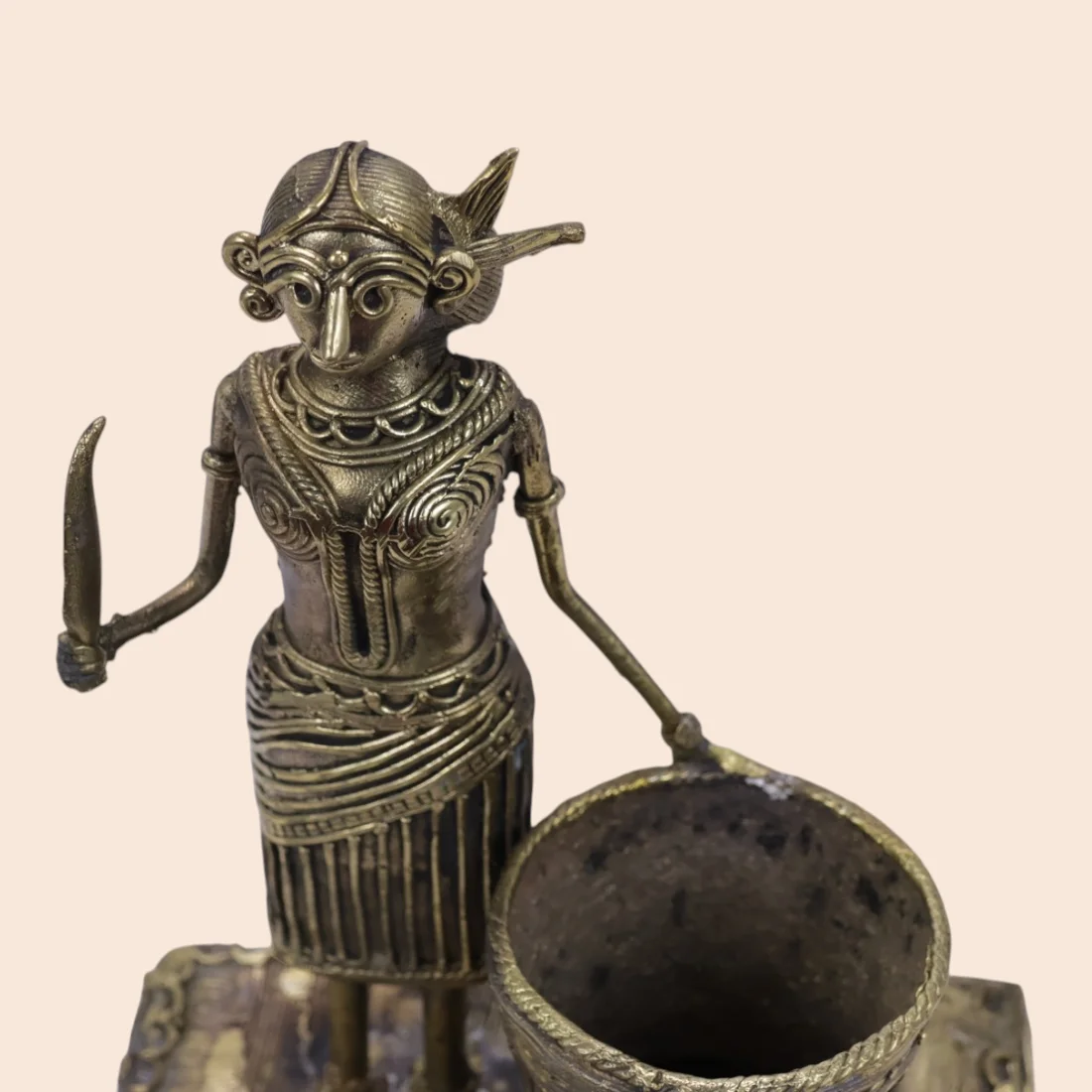 Handcrafted Dokra Tribal Woman Pen Holder – Traditional Brass Desk Organiser Thumbnail 7