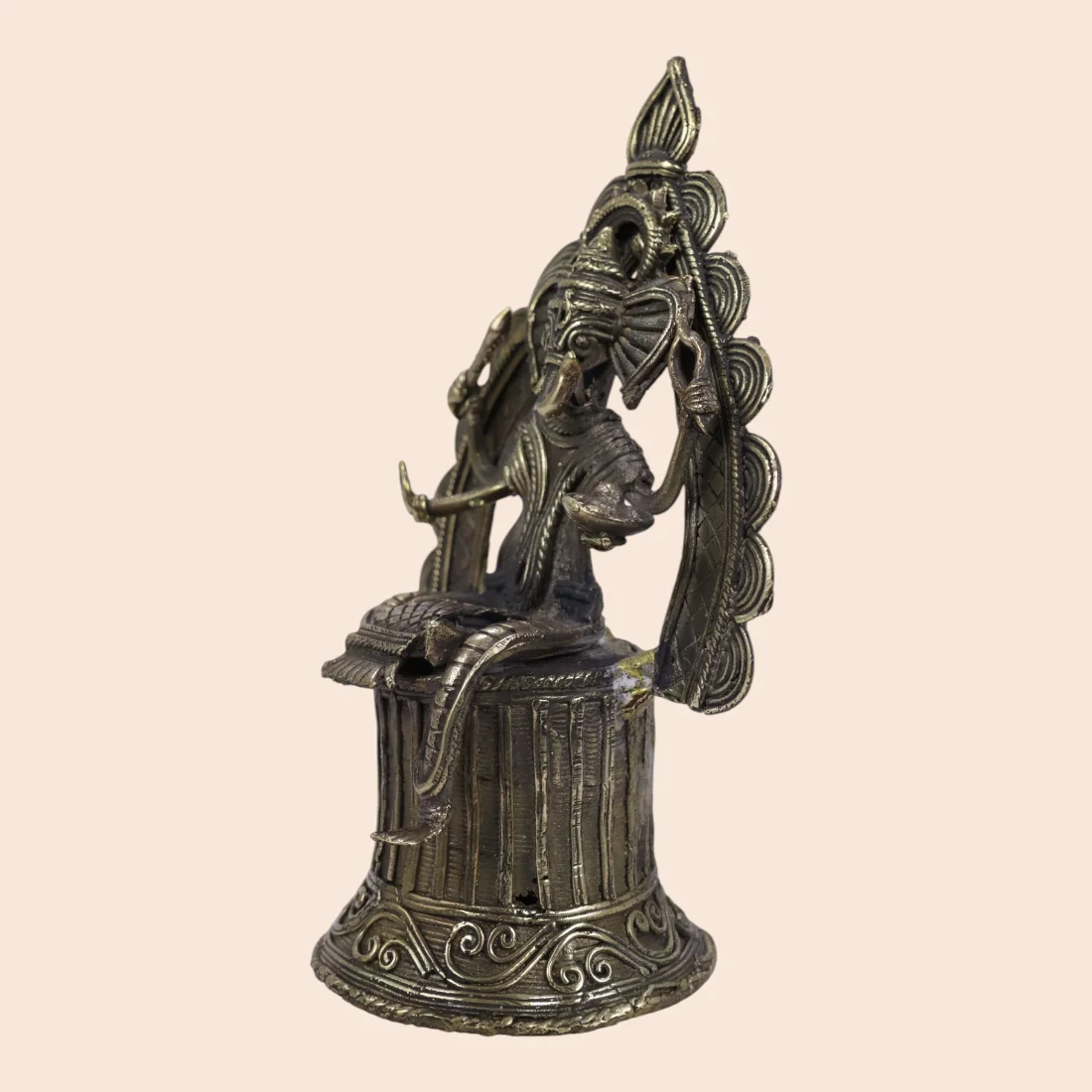 Handcrafted Dokra Tribal Woman Under Decorative Arch – Traditional Brass Sculpture Thumbnail 5