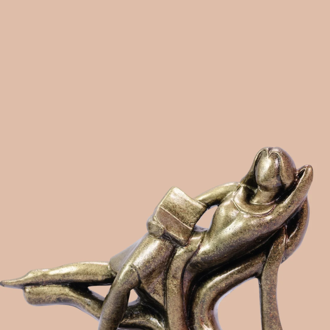 Handcrafted Krishnanagar Clay Bengali Couple Figurine – Traditional Decorative Art Thumbnail 8