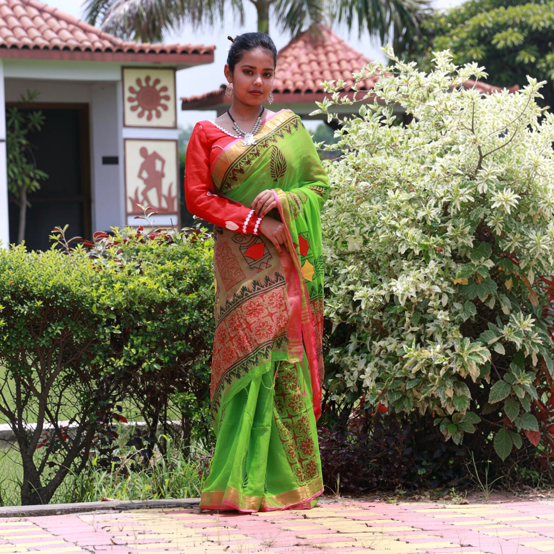 Haripriya Aplique Handloom Cotton Saree - Handcrafted Indian Art (View 4) | Art Angan
