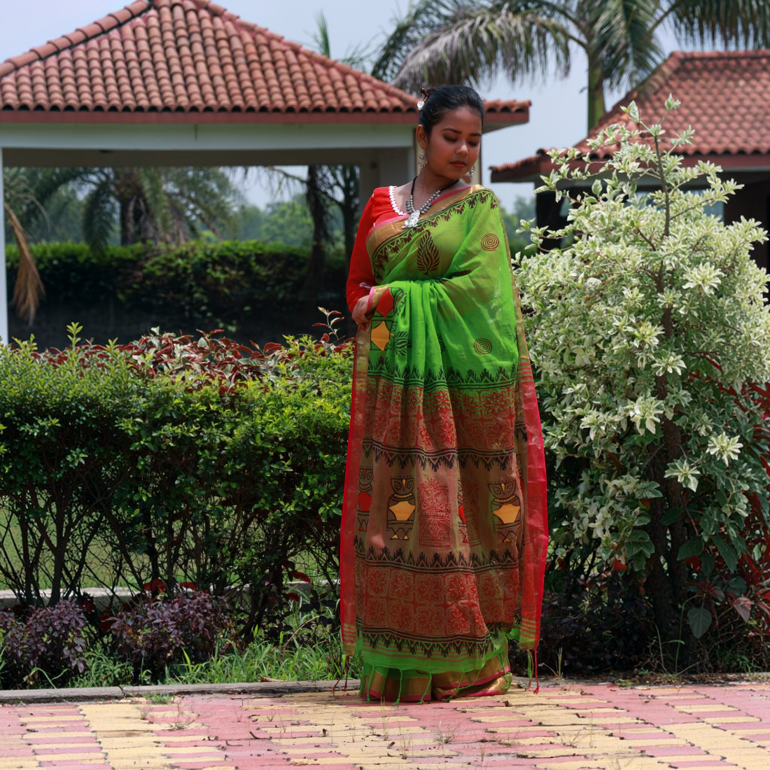 Haripriya Aplique Handloom Cotton Saree - Handcrafted Indian Art (View 3) | Art Angan
